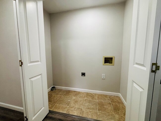 Building Photo - Remodeled 3 bedroom home- available now!