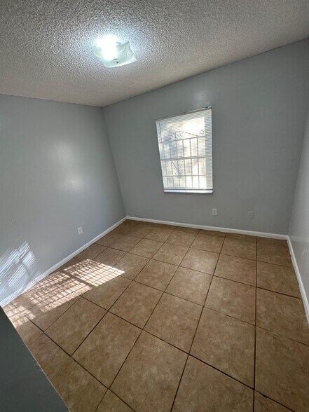 Building Photo - 712 Eaverson St