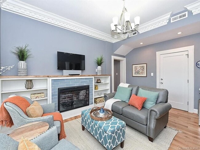 Building Photo - 2501 Roswell Ave