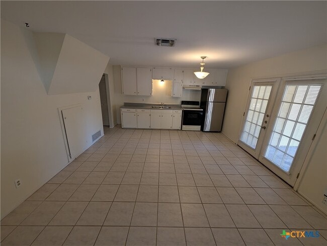 Building Photo - 164 S Union Ave