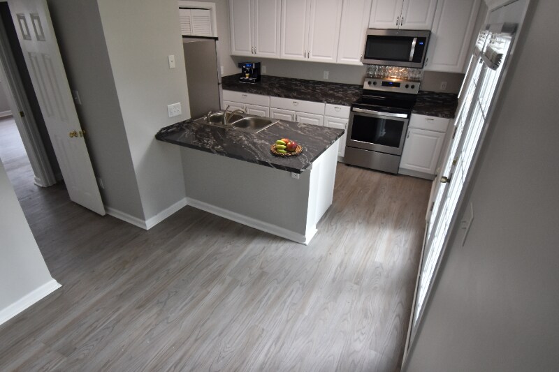 Building Photo - 620 S Main St