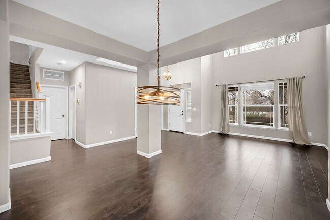 Building Photo - Enjoy this Spectacular Parklike backyard with Landscaping Included in Rent