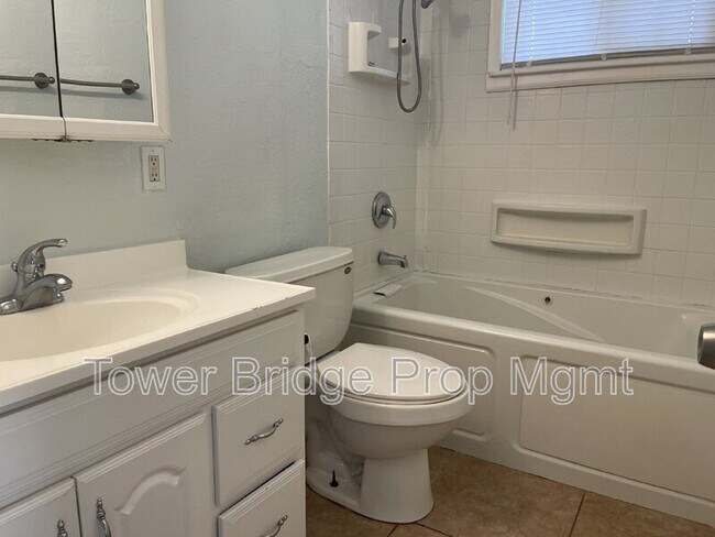 Building Photo - 8724 Halverson Dr