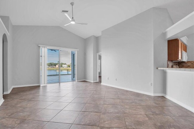 Building Photo - 11102 Lakeside Vista Dr