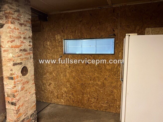 Building Photo - Wonderful corner lot home.