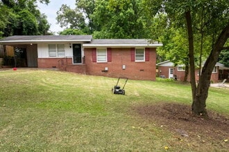 Building Photo - 212 Moss Dr