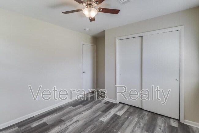 Building Photo - 129 Quarles St