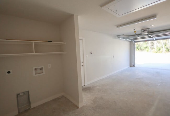 Building Photo - 8445 Garrett Dr