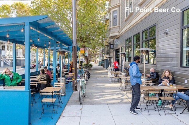 Building Photo - 226-230 Scott St