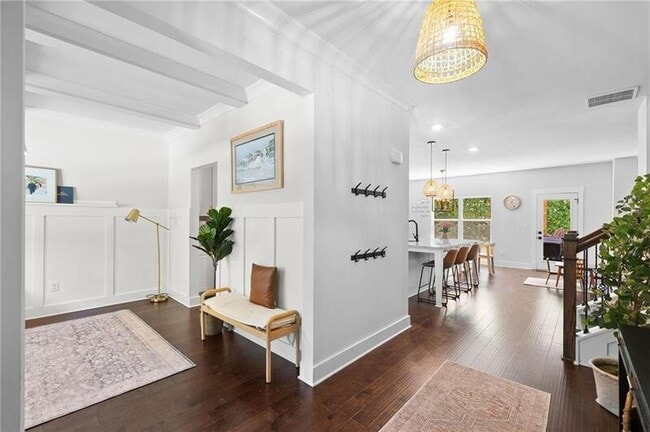 Building Photo - 178 Crestbrook Wy