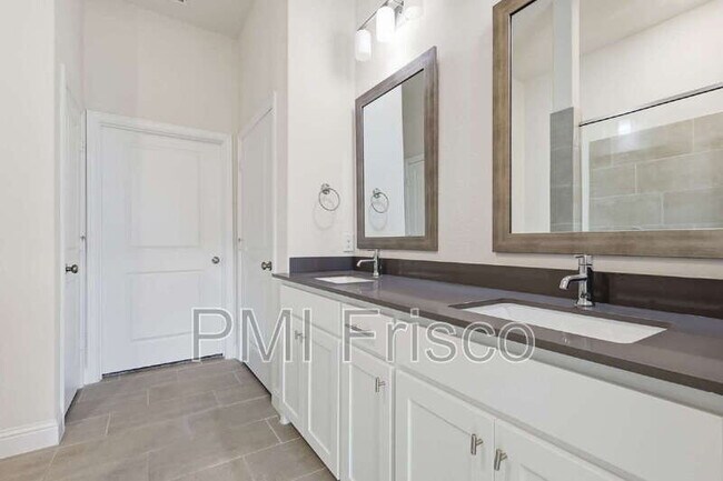 Building Photo - 1044 3rd St