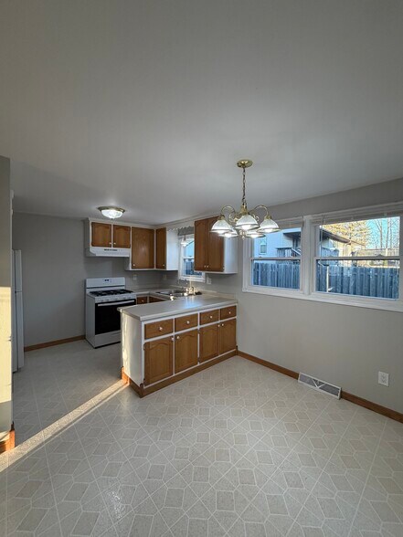 Building Photo - 1261 Lacount Rd