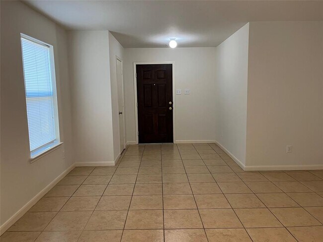 Building Photo - 6542 Hawthorne Falls Ln
