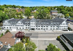 Building Photo - 425 Lagrange St