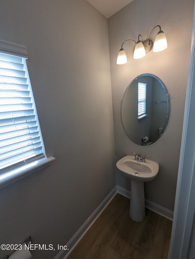 Building Photo - 251 Dahlia Falls Dr