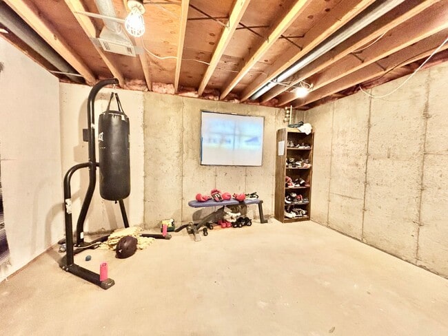 Building Photo - 3 bed, 2.5 Bath House in Central-West Fort Collins! Available July 10th!