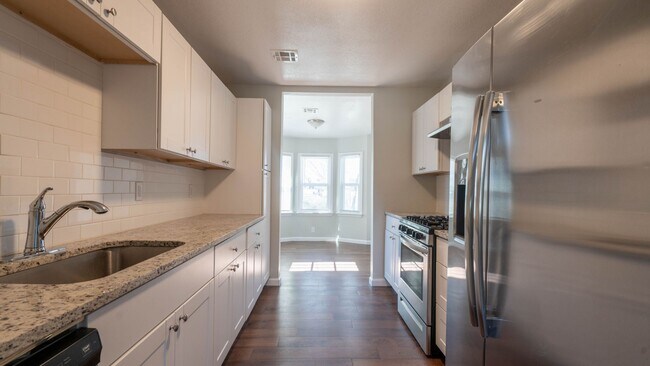 Building Photo - Beautifully remodeled 3/2 in West Tulsa - ...