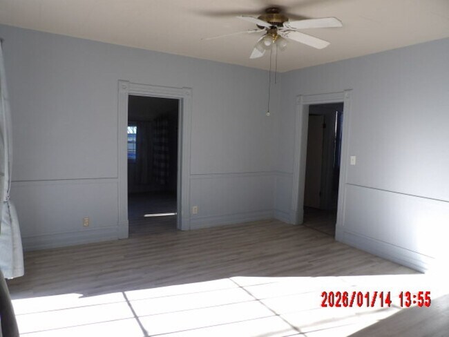 Building Photo - 1306 10th St