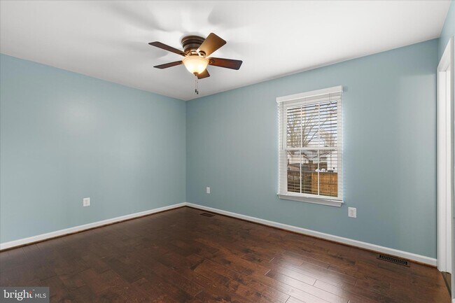 Building Photo - 3813 8th St