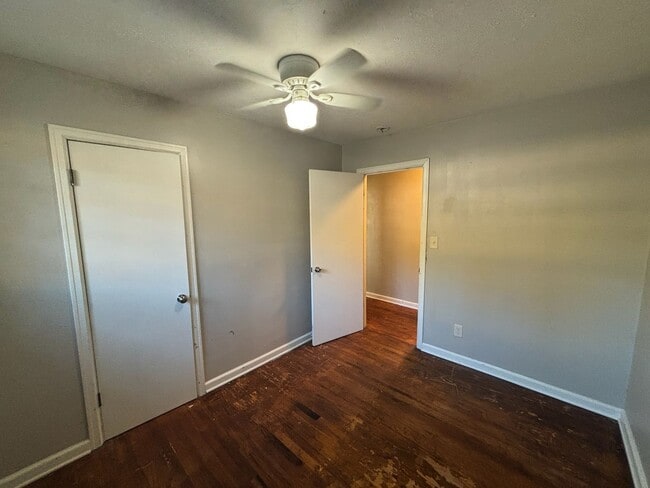 Building Photo - Vintage Charm Meets Modern Convenience