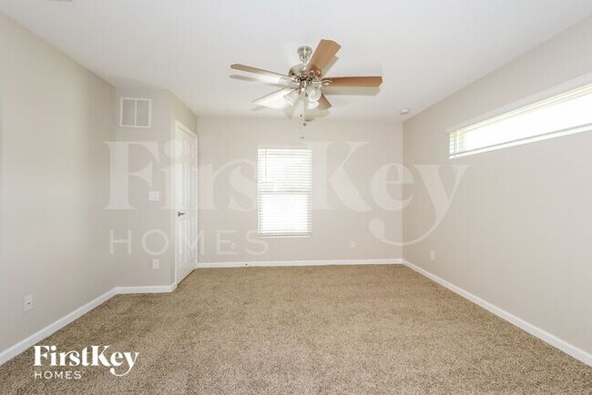 Building Photo - 1265 SW Century Ave