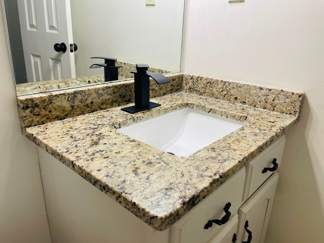 Building Photo - 2256 Lake Springs Ln