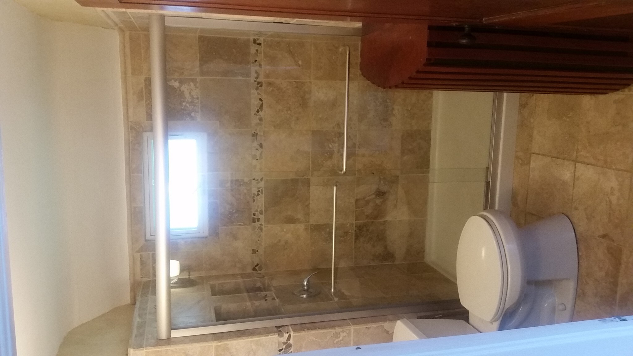 Main Bathroom - 4607 James St