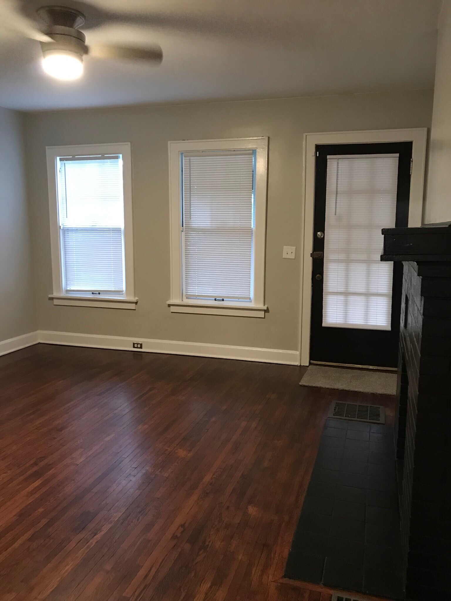 Building Photo - 633 E 11th Ave