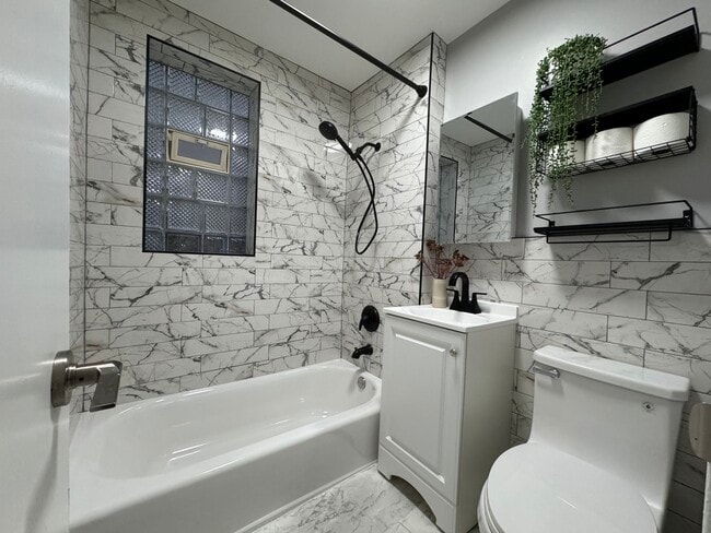 Building Photo - 3114 N Central Park Ave