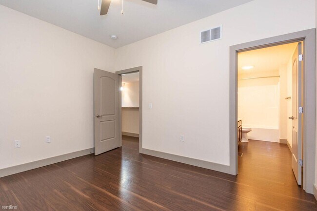 Building Photo - 2 br, 2 bath 4plex - Manors 631 Unit 2/BR