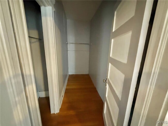 Building Photo - 367 Furman St