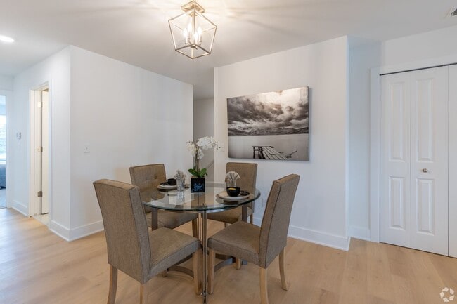 Building Photo - Chesterfield Lease - Save $200 per Month! 2 Bedroom, 2 Bath, Att 2-Car Garage. New Construction!