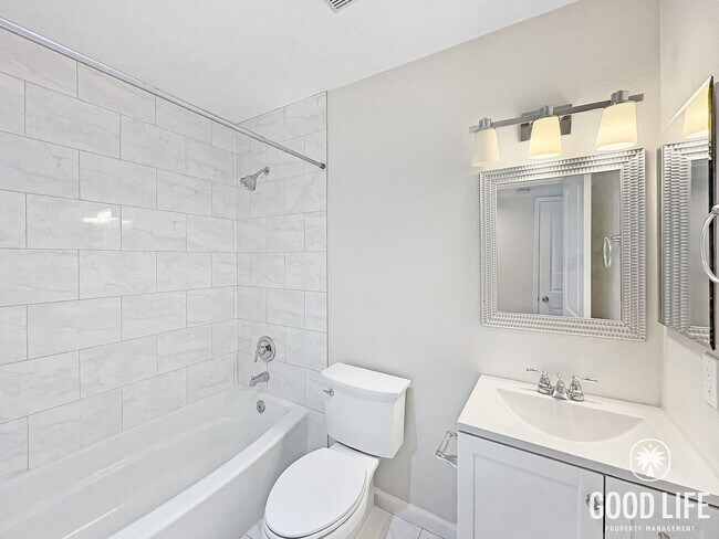 Building Photo - SD: Bright 2BD/2BA Corner Unit Condo in Escondido with Reserved Parking, Quartz Kitchen & Private...