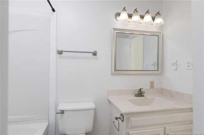 Building Photo - 1228 Woodland Dr