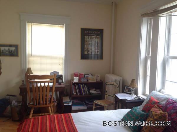 Building Photo - 154 Magazine St