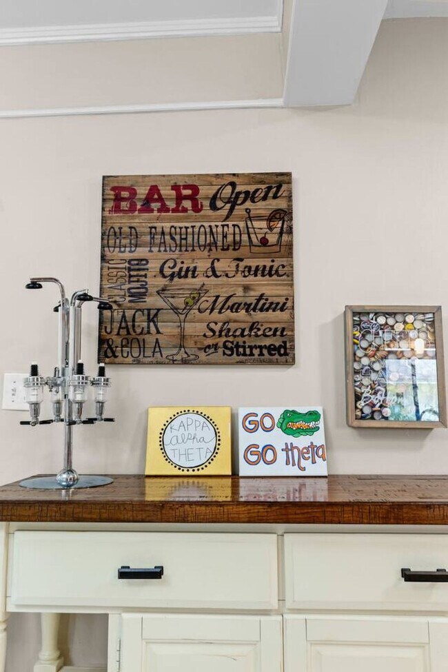 Building Photo - 1929 NW 7th Ln