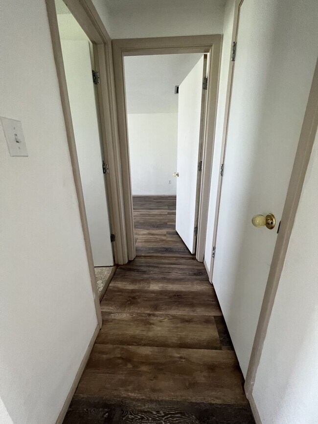 Building Photo - ** Single Family Home - Port Charlotte - 2 Bed / 2 Bath Plus Den/Bonus Room - Annual Rental - $16...