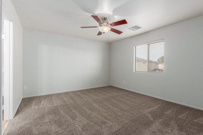 Building Photo - 2574 E Meadow Mist Ln