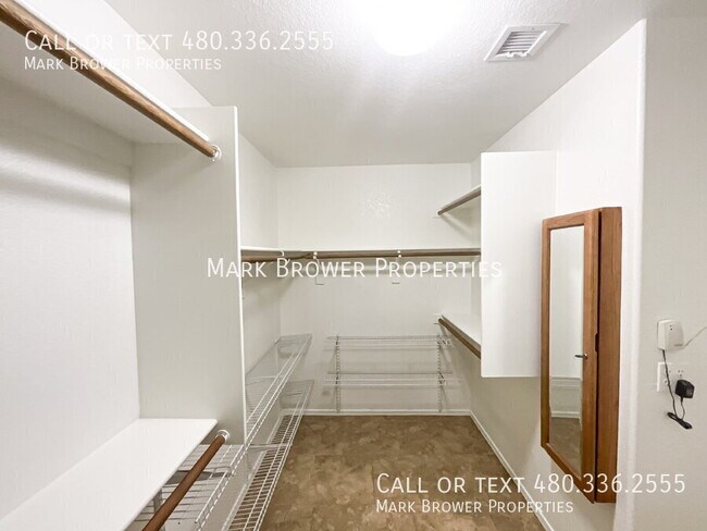 Building Photo - 7347 E Navarro Ave