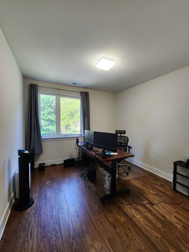 Building Photo - 2039 Cartier Wy