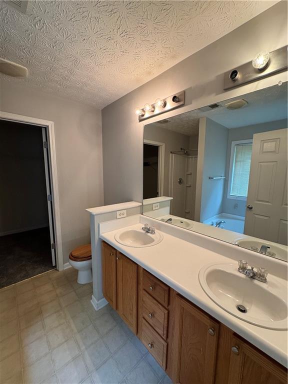 Building Photo - 1221 Oak Knoll Ct
