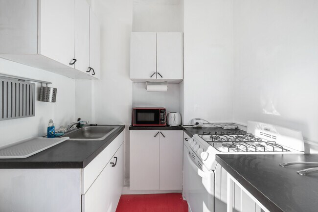 Building Photo - 1101 L St NW