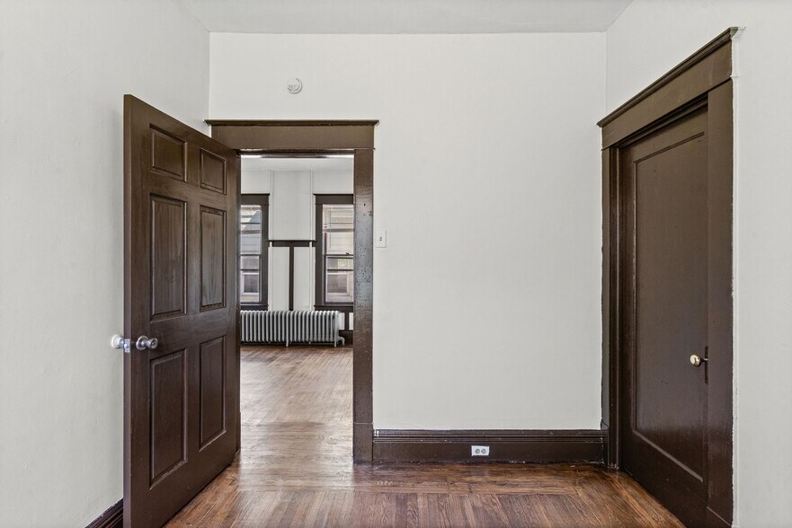 Building Photo - 320 Saratoga Ave