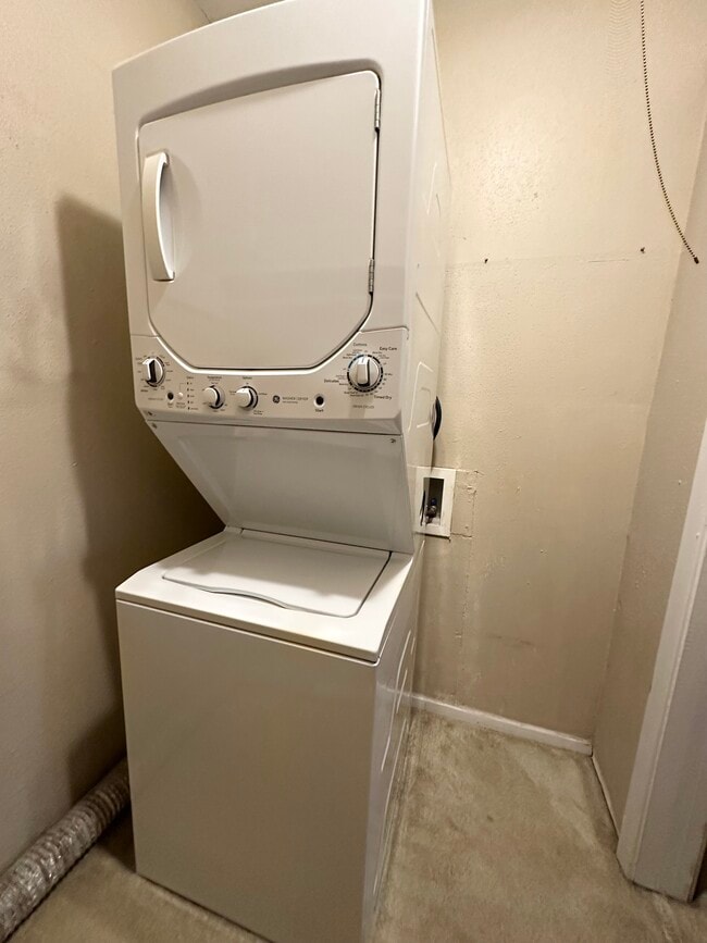 Building Photo - 3121 Johnston St