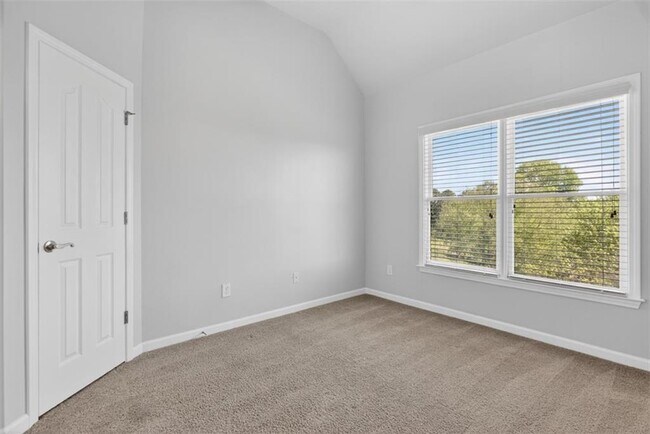 Building Photo - 4537 Grandview Pkwy