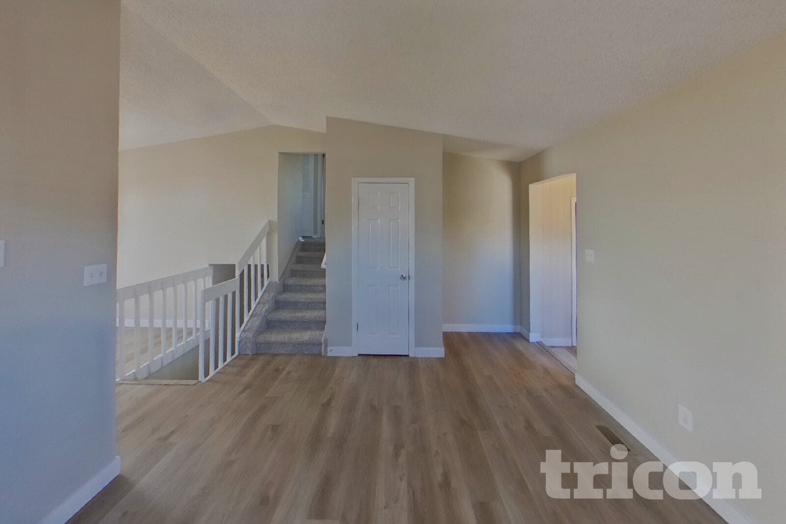 Building Photo - 3127 Moonbeam Cir S