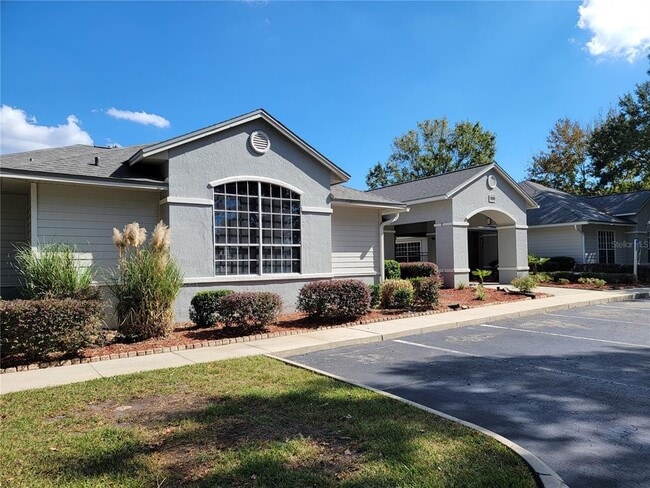 Building Photo - 3705 SW 27th St