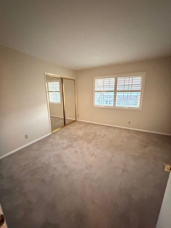 Building Photo - Beautiful 4 Bedroom 3 Bathroom La Palma House For Rent!