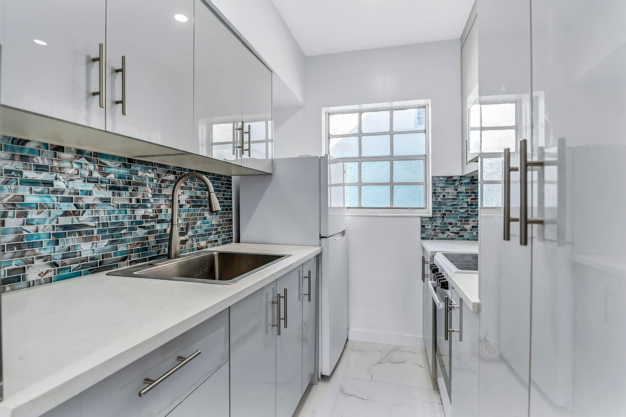 Building Photo - 635 8th St