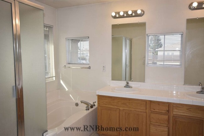 Building Photo - 12 Amarillo Ct